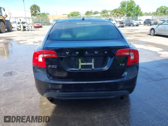 2012 Volvo S60 T5 с VIN YV1622FS2C2092353, выставлен на аукционе IAAI как лот 41872196 с пробегом Не указан миль и . История ставок и продаж доступна на DreamBid. Изображение 16.