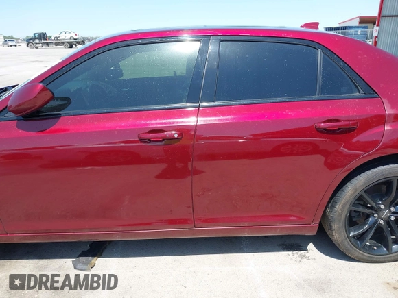 2019 Chrysler 300 with VIN 2C3CCABGXKH686121, listed as a IAAI auction lot 41995862 with 50,577 mi miles. Bid and sale history available at carsss.com. Image 15.