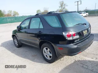 2002 Lexus RX 300 with VIN JTJHF10U720274323, listed as a IAAI auction lot 42049148 with 298,001 mi miles and . Bid and sale history available at carsss.com. Image 3.