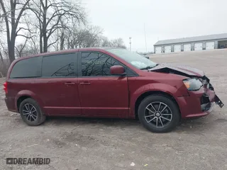2019 Dodge Grand Caravan SE with VIN 2C4RDGBG1KR521851, listed as a IAAI auction lot 41572267 with 104,484 mi miles. Bid and sale history available at carsss.com. Image 13.