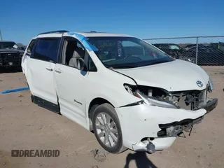 2011 Toyota Sienna XLE AAS with VIN 5TDYK3DCXBS126143, listed as a IAAI auction lot 41663238 with 154,238 mi miles. Bid and sale history available at carsss.com. Image 1.