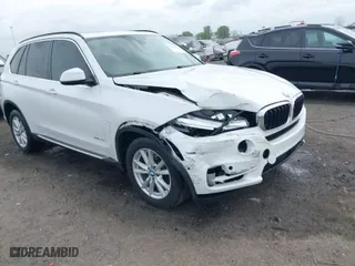 2015 BMW X5 xDrive35i with VIN 5UXKR0C51F0P04687, listed as a IAAI auction lot 41913223 with 109,821 mi miles. Bid and sale history available at carsss.com. Image 1.