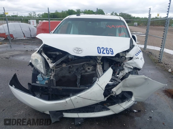 2017 Toyota Sienna LE Auto Access Seat with VIN 5TDKZ3DCXHS896658, listed as a IAAI auction lot 41973933 with 1 mi miles. Bid and sale history available at carsss.com. Image 6.