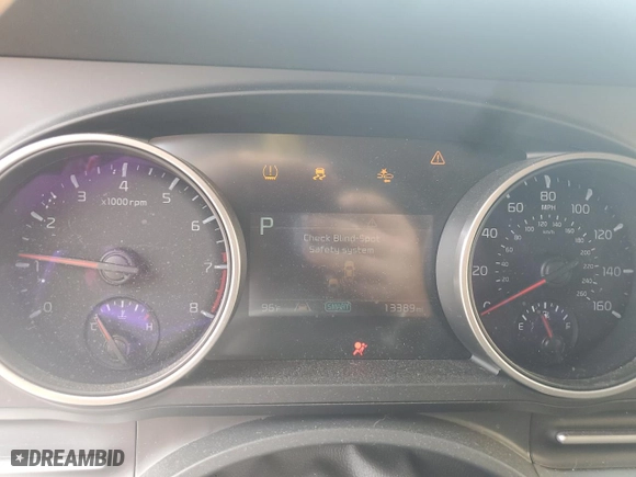 2024 Kia Carnival LX with VIN KNDNB4H3XR6303335, listed as a Copart auction lot 71558034 with 13,389 mi miles and Salvage Title. Bid and sale history available at carsss.com. Image 9.