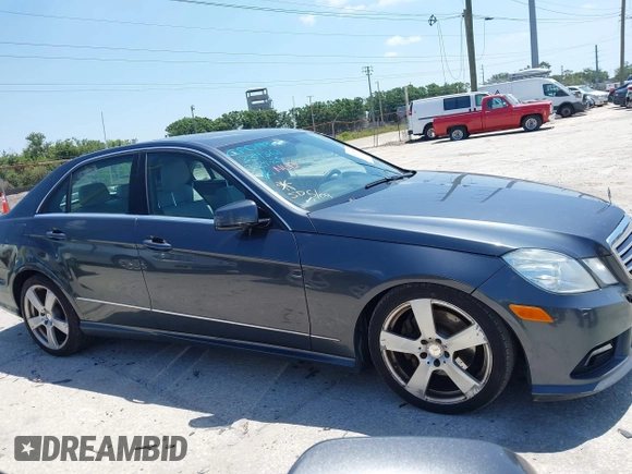 2011 Mercedes-Benz E-Class E 350 Luxury with VIN WDDHF8HB0BA295562, listed as a IAAI auction lot 42016866 with 336,768 mi miles. Bid and sale history available at carsss.com. Image 13.