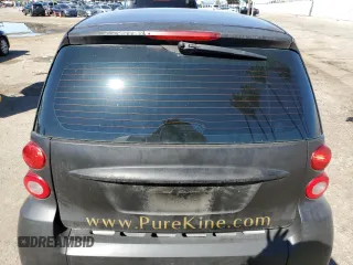 2013 Smart fortwo Passion z VIN WMEEJ9AA5DK726141, wystawiony jako Copart lot #50376945 z przebiegiem Nie podano mil oraz Tytuł czysty. Historia ofert i sprzedaży dostępna na DreamBid. Obrazek 10.