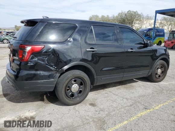 2016 Ford Police Interceptor Utility z VIN 1FM5K8AT9GGB73827, wystawiony jako Copart lot #56400145 z przebiegiem 154 496 mil mil oraz Szkoda całkowita • Salvage title. Historia ofert i sprzedaży dostępna na DreamBid. Obrazek 3.