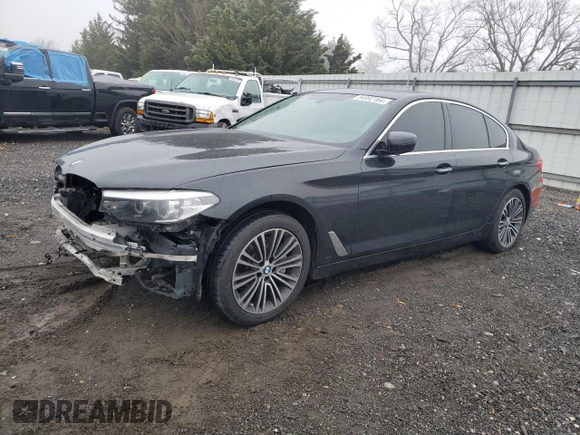 2018 BMW 5 Series 530i xDrive with VIN WBAJA7C59JG908065, listed as a Copart auction lot 84892164 with 468 mi miles and Salvage Title. Bid and sale history available at carsss.com. Image 1.