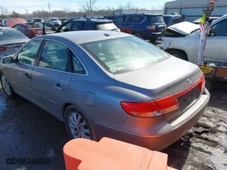 2008 Hyundai Azera Limited with VIN KMHFC46F28A282406, listed as a IAAI auction lot 41644061 with 1 mi miles. Bid and sale history available at carsss.com. Image 3.