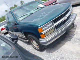 1998 Chevrolet C/K 1500 with VIN 2GCEC19R5W1185289, listed as a IAAI auction lot 42068861 with 202,272 mi miles. Bid and sale history available at carsss.com. Image 1.