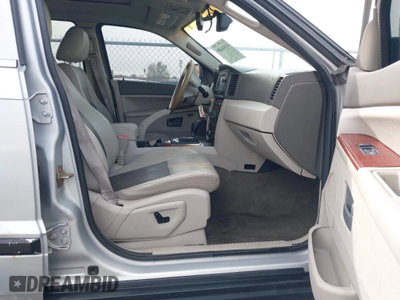 2006 Jeep Grand Cherokee Limited with VIN 1J4HR58N26C184901, listed as a IAAI auction lot 41944409 with 145,097 mi miles. Bid and sale history available at carsss.com. Image 5.