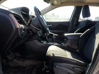 2016 Jeep Cherokee Latitude with VIN 1C4PJMCS1GW286268, listed as a Copart auction lot 83254154 with 122,761 mi miles and Salvage Title. Bid and sale history available at carsss.com. Image 7.