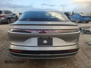 2023 Lucid Air Touring z VIN 50EA1TEA5PA004467, wystawiony jako Copart lot #76620154 z przebiegiem 6108 mil mil oraz Szkody całkowita. Historia ofert i sprzedaży dostępna na DreamBid. Obrazek 6.