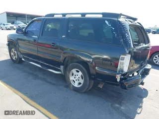 2002 Chevrolet Suburban LT with VIN 3GNFK16Z92G278272, listed as a IAAI auction lot 42073331 with 443,324 mi miles. Bid and sale history available at carsss.com. Image 3.
