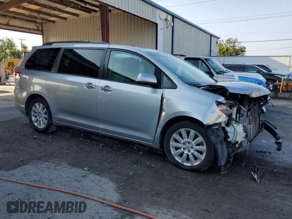2012 Toyota Sienna XLE AAS z VIN 5TDYK3DC7CS220708, wystawiony jako Copart lot #58295075 z przebiegiem 154 529 mil mil oraz Szkoda całkowita • Salvage title. Historia ofert i sprzedaży dostępna na DreamBid. Obrazek 4.