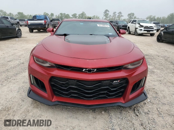 2018 Chevrolet Camaro ZL1 z VIN 1G1FK1R69J0142195, wystawiony jako Copart lot #51128215 z przebiegiem 55 979 mil mil oraz Szkody całkowita. Historia ofert i sprzedaży dostępna na DreamBid. Obrazek 5.
