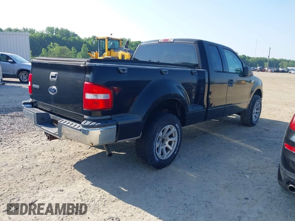 2004 Ford F-150 XLT z VIN 1FTPX04514KD80136, wystawiony jako IAAI lot #42410803 z przebiegiem 115 586 mil mil oraz . Historia ofert i sprzedaży dostępna na DreamBid. Obrazek 4.