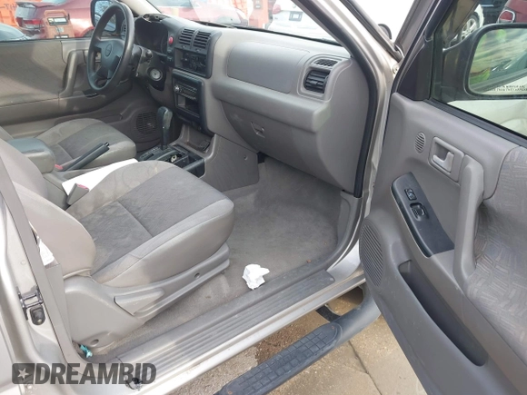 2004 Isuzu Rodeo S z VIN 4S2CK58W344311048, wystawiony jako IAAI lot #41472392 z przebiegiem 128 732 mil mil oraz . Historia ofert i sprzedaży dostępna na DreamBid. Obrazek 5.