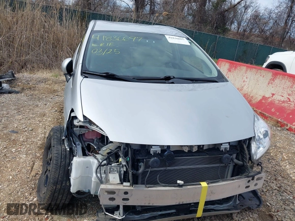 2015 Toyota Prius Four with VIN JTDKN3DU2F0446264, listed as a IAAI auction lot 41836697 with 87,475 mi miles. Bid and sale history available at carsss.com. Image 6.