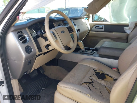 2011 Ford Expedition XLT z VIN 1FMJU1H58BEF02139, wystawiony jako IAAI lot #42065356 z przebiegiem 144 103 mil mil oraz . Historia ofert i sprzedaży dostępna na DreamBid. Obrazek 5.
