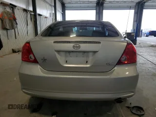 2006 Scion tC z VIN JTKDE167760090455, wystawiony jako Copart lot #54485705 z przebiegiem 161 510 mil mil oraz Szkoda całkowita • Salvage title. Historia ofert i sprzedaży dostępna na DreamBid. Obrazek 6.