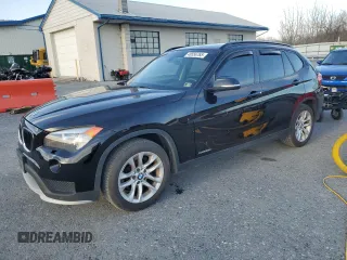 2015 BMW X1 xDrive28i with VIN WBAVL1C58FVY39591, listed as a Copart auction lot 48556765 with 152,577 mi miles and Salvage Title. Bid and sale history available at carsss.com. Image 1.