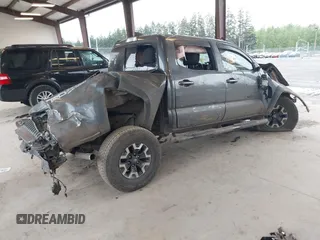 2022 Toyota Tacoma SR z VIN 3TMCZ5ANXNM493703, wystawiony jako IAAI lot #42139285 z przebiegiem 42 572 mil mil oraz . Historia ofert i sprzedaży dostępna na DreamBid. Obrazek 4.