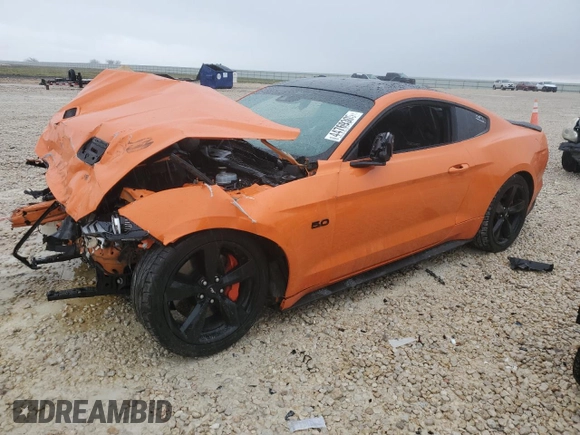 2021 Ford Mustang GT z VIN 1FA6P8CF9M5101492, wystawiony jako Copart lot #45208895 z przebiegiem Nie podano mil oraz Szkody całkowita. Historia ofert i sprzedaży dostępna na DreamBid. Obrazek 1.