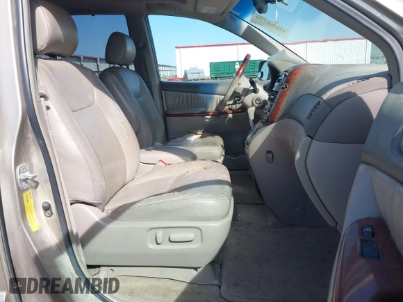2005 Toyota Sienna XLE with VIN 5TDZA22C15S356467, listed as a IAAI auction lot 42093730 with 227,254 mi miles. Bid and sale history available at carsss.com. Image 5.
