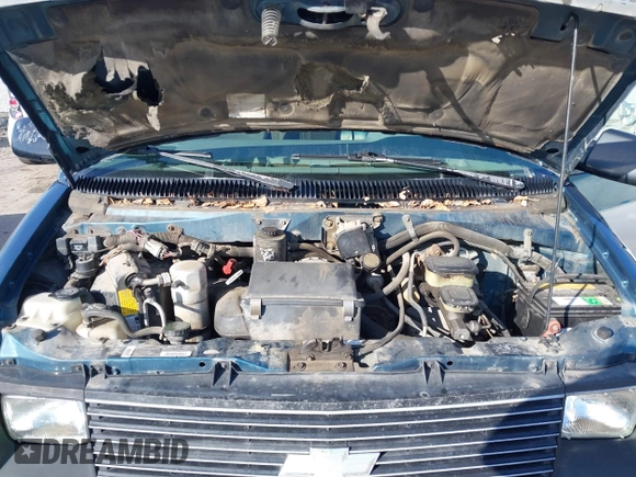 1994 Chevrolet Astro with VIN 1GNEL19W5RB123229, listed as a IAAI auction lot 41675096 with 186,497 mi miles. Bid and sale history available at carsss.com. Image 10.