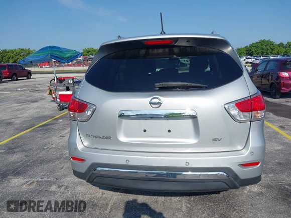 2015 Nissan Pathfinder SL with VIN 5N1AR2MNXFC617601, listed as a IAAI auction lot 42335005 with 121,903 mi miles and . Bid and sale history available at DreamBid. Image 17.