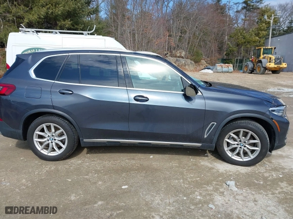 2019 BMW X5 xDrive40i with VIN 5UXCR6C55KLL27667, listed as a IAAI auction lot 41696852 with 55,387 mi miles. Bid and sale history available at carsss.com. Image 13.