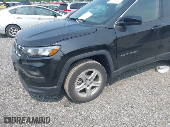 2023 Jeep Compass Altitude z VIN 3C4NJDBN3PT531113, wystawiony jako IAAI lot #42424849 z przebiegiem Nie podano mil oraz . Historia ofert i sprzedaży dostępna na DreamBid. Obrazek 6.