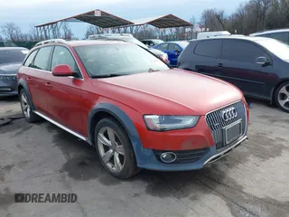 2013 Audi allroad Premium Plus with VIN WA1UFAFL4DA100667, listed as a IAAI auction lot 41427532 with 184,818 mi miles. Bid and sale history available at carsss.com. Image 1.