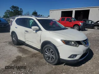 2015 Nissan Rogue SL z VIN 5N1AT2MV9FC795341, wystawiony jako Copart lot #57528965 z przebiegiem 108 303 mil mil oraz Szkoda całkowita • Salvage title. Historia ofert i sprzedaży dostępna na DreamBid. Obrazek 4.