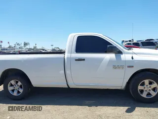 2017 Ram 1500 Tradesman z VIN 3C6JR6DT8HG542110, wystawiony jako IAAI lot #42201128 z przebiegiem 141 860 mil mil oraz . Historia ofert i sprzedaży dostępna na DreamBid. Obrazek 14.
