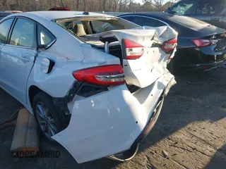 2017 Ford Fusion SE with VIN 3FA6P0H71HR388140, listed as a IAAI auction lot 41823597 with 160,000 mi miles. Bid and sale history available at carsss.com. Image 6.