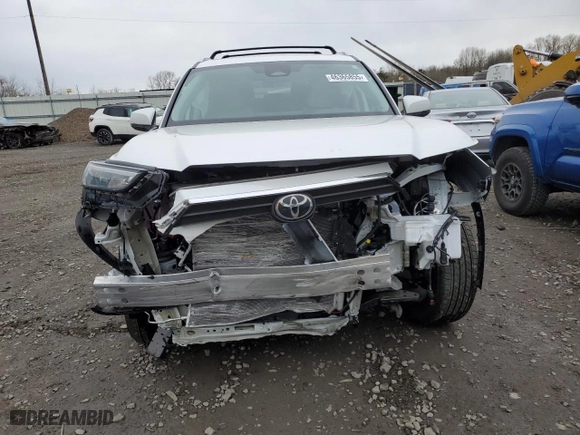2024 Toyota Grand Highlander XLE with VIN 5TDAAAB52RS054216, listed as a Copart auction lot 46365855 with 0 mi miles and Salvage Title. Bid and sale history available at carsss.com. Image 5.