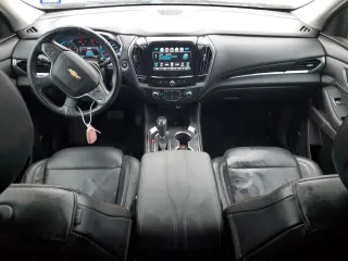2018 Chevrolet Traverse LT z VIN 1GNERHKW1JJ113924, wystawiony jako Copart lot #85128164 z przebiegiem 103 485 mil mil oraz Szkoda całkowita • Salvage title. Historia ofert i sprzedaży dostępna na DreamBid. Obrazek 8.