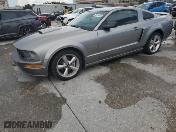 2008 Ford Mustang GT Deluxe с VIN 1ZVHT82H585115877, выставлен на аукционе Copart как лот 64524045 с пробегом 122 707 миль миль и Списание • Salvage title. История ставок и продаж доступна на DreamBid. Изображение 1.