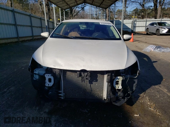 2014 Volkswagen CC Sport with VIN WVWBN7AN4EE525005, listed as a Copart auction lot 41372125 with 104,646 mi miles and Salvage Title. Bid and sale history available at carsss.com. Image 5.