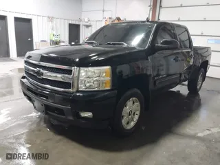 2011 Chevrolet Silverado 1500 LTZ with VIN 3GCPKTE33BG361069, listed as a IAAI auction lot 41274810 with 302,715 mi miles. Bid and sale history available at carsss.com. Image 17.