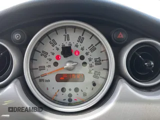 2003 MINI Hardtop with VIN WMWRC33463TC41773, listed as a IAAI auction lot 42223276 with 115,127 mi miles and . Bid and sale history available at DreamBid. Image 7.