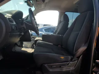 2007 Chevrolet Tahoe LS с VIN 1GNFC13C77J357118, выставлен на аукционе Copart как лот 60043045 с пробегом 111 055 миль миль и Списание • Salvage title. История ставок и продаж доступна на DreamBid. Изображение 7.