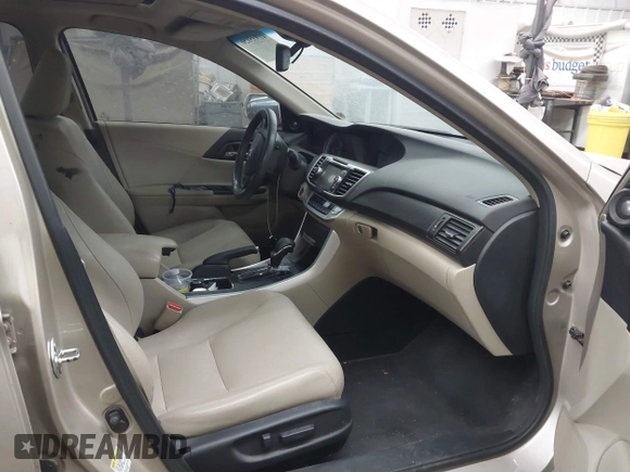 2013 Honda Accord Sdn EX-L with VIN 1HGCR2F84DA093540, listed as a IAAI auction lot 41933156 with 63,100 mi miles. Bid and sale history available at carsss.com. Image 5.