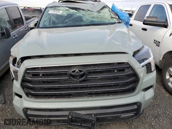 2024 Toyota Sequoia SR5 with VIN 7SVAAABA3RX039513, listed as a Copart auction lot 71787224 with 6,023 mi miles and Salvage Title. Bid and sale history available at carsss.com. Image 5.