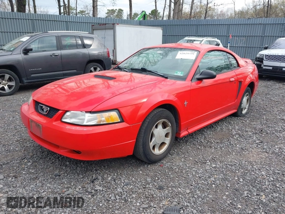 2000 Ford Mustang with VIN 1FAFP4043YF269401, listed as a IAAI auction lot 42029339 with 162,081 mi miles. Bid and sale history available at carsss.com. Image 2.