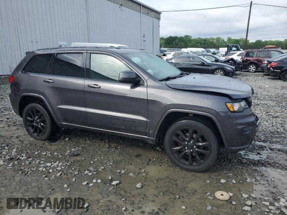 2017 Jeep Grand Cherokee Altitude z VIN 1C4RJFAG9HC720250, wystawiony jako Copart lot #56956155 z przebiegiem 138 879 mil mil oraz Szkoda całkowita • Salvage title. Historia ofert i sprzedaży dostępna na DreamBid. Obrazek 4.