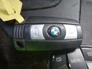 2011 BMW 3 Series 328i with VIN WBAKE3C53BE558916, listed as a IAAI auction lot 41946404 with 172,961 mi miles and . Bid and sale history available at carsss.com. Image 11.