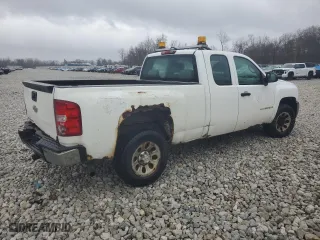 2007 Chevrolet Silverado 1500 LT w/1LT with VIN 1GCEC19J77Z631073, listed as a Copart auction lot 81812354 with 176,343 mi miles and Clean Title. Bid and sale history available at carsss.com. Image 3.